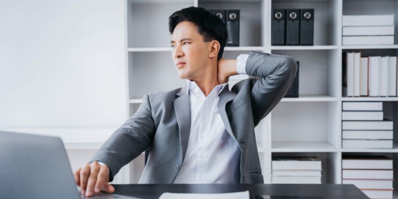 How to Prevent Neck Strain When Using a Tablet Computer: Expert Advice